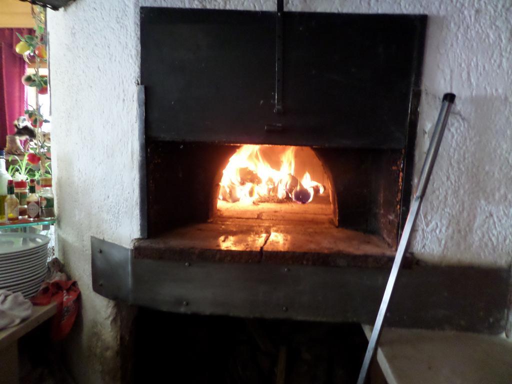 Affittacamere Pizzeria Marmolada Рокка-П'єторе Екстер'єр фото